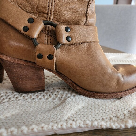 Authentic leather Frye cowboy boots booties Tabitha Harness booties - Picture 3 of 8